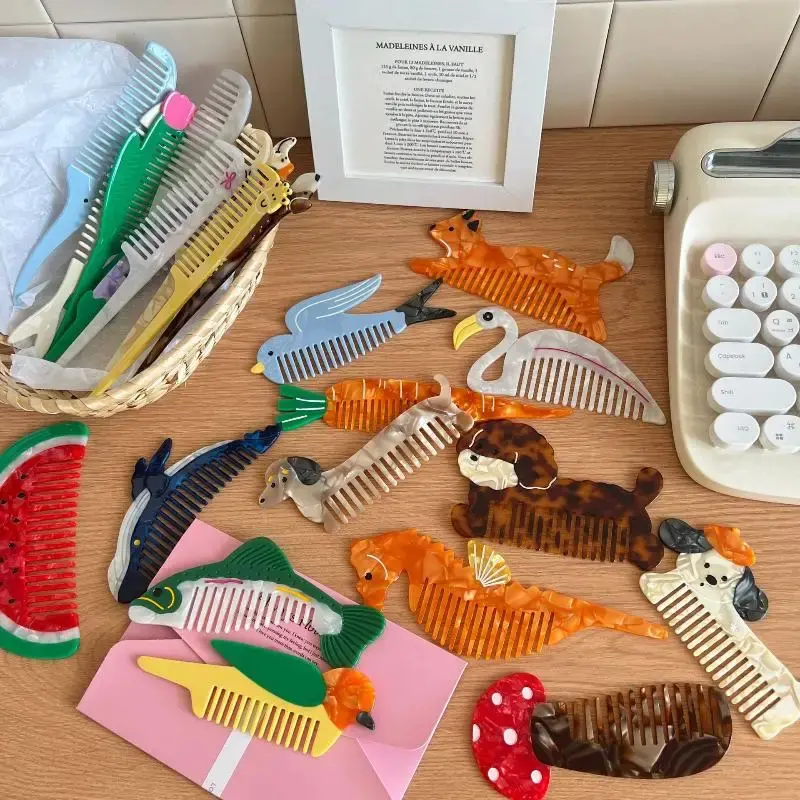 Acrylic Animal Hair Comb