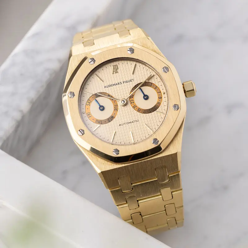 Audemars Piguet Royal Oak Day-Date 5572BA Mit Auszug Aus Archiv