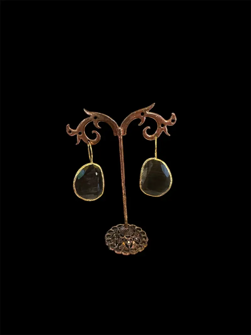 Black/gold earings