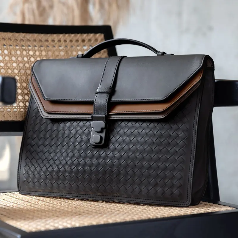 BOTTEGA VENETA INTRECCIATO Tricolor Dokumententasche
