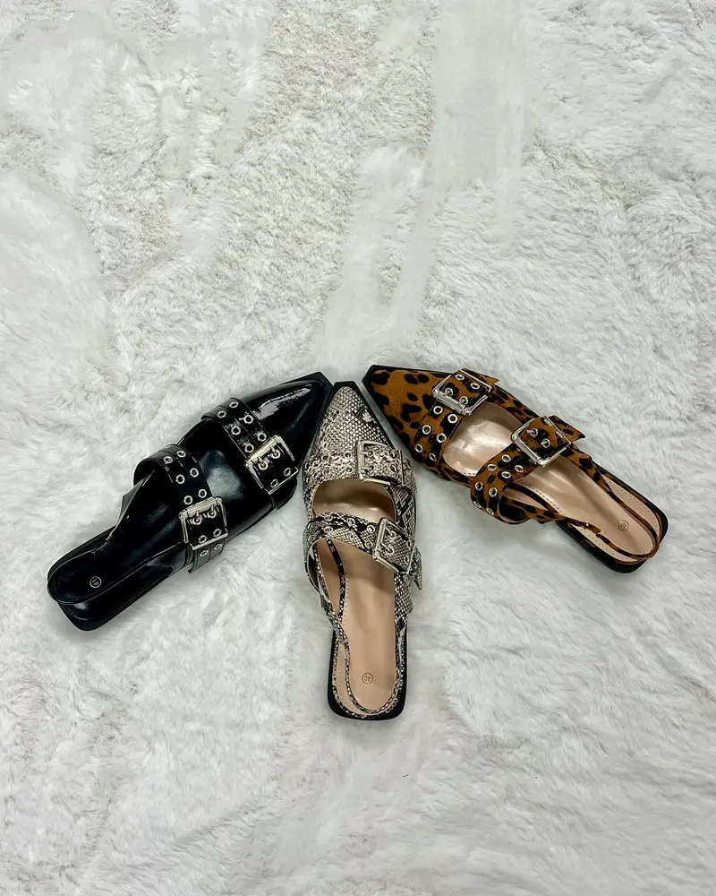 Buckle flats
