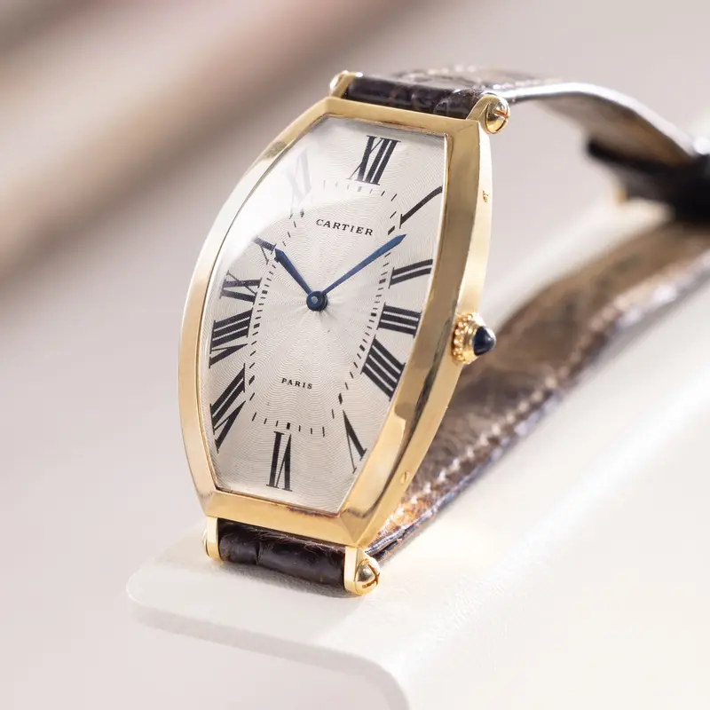 Cartier Paris Tonneau Jumbo 18 Karat Gelbgold