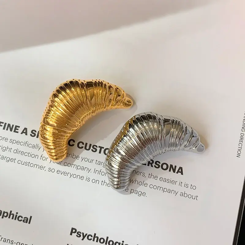 Croissant Brooch (2 Colours)
