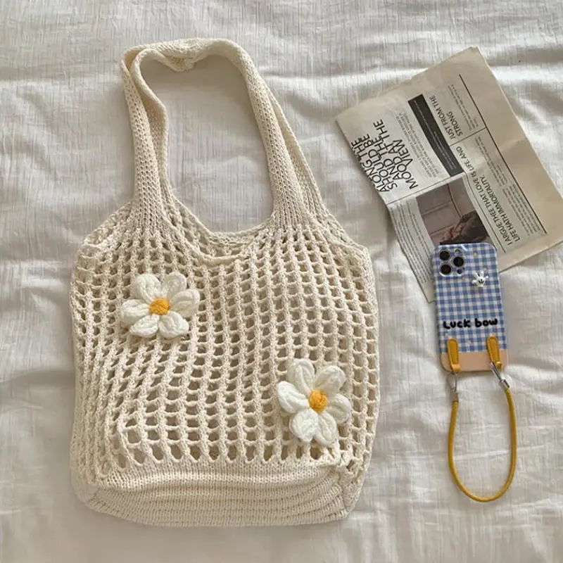 Deco Daisy Crochet Tote