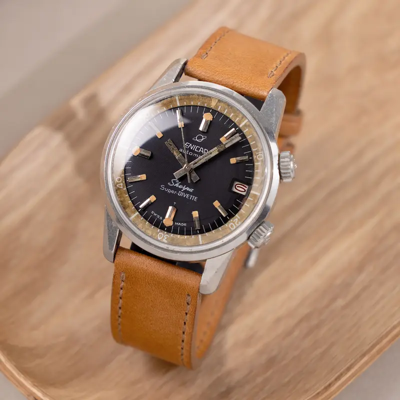 Enicar Sherpa Super-Divette Ref. 145/004 mit tropischem Zifferblatt