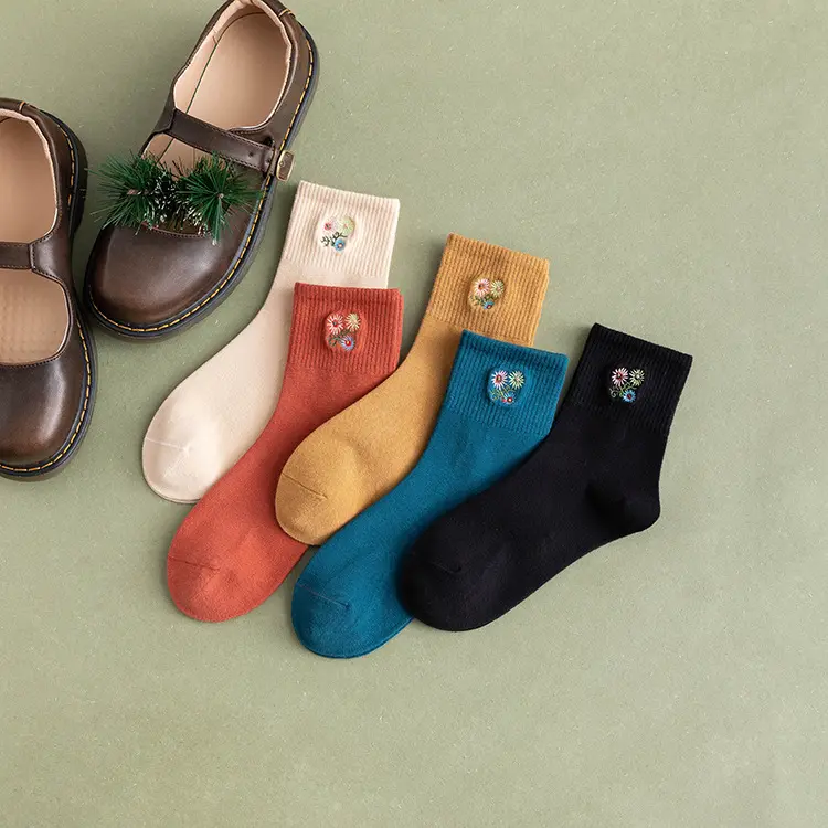 Flower Embroidery Crew Socks (5 Colours)
