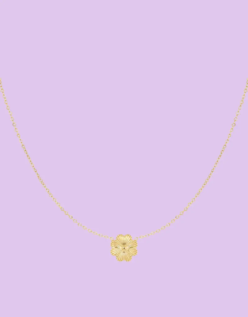 Flower pendant necklace