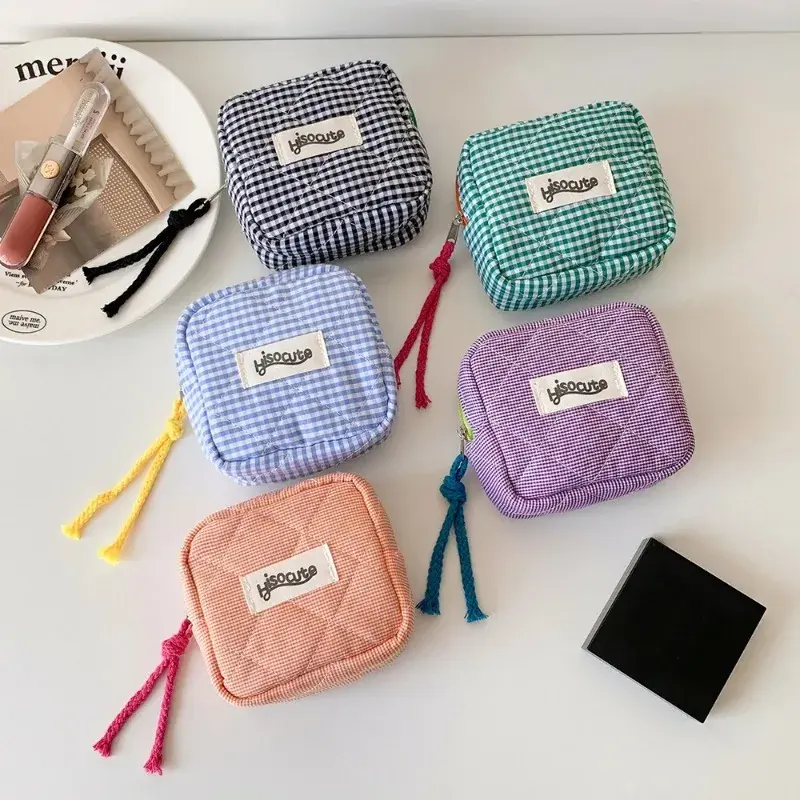Gingham Quilted Zipper Pouch