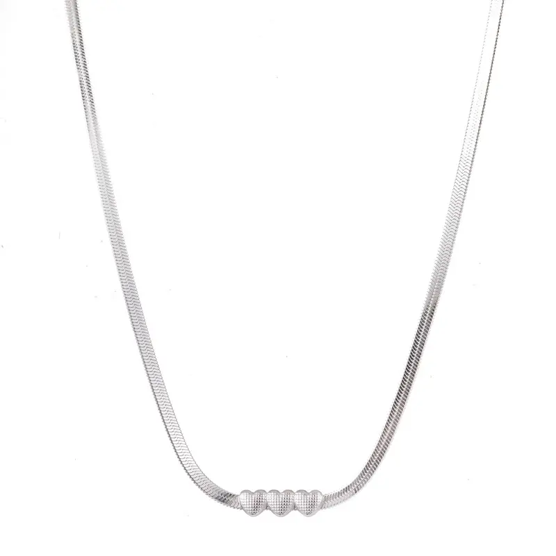 Go Dutch Label Collier gladde slang 3 bewerkte hartjes