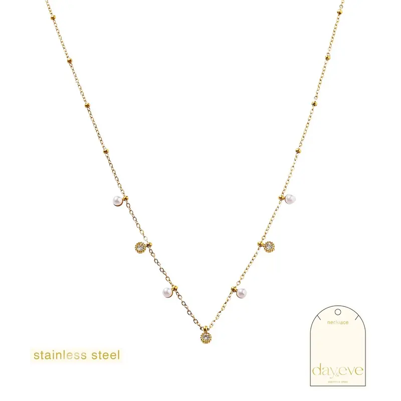 Go Dutch Label Collier Pearls & Stones
