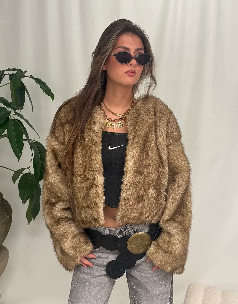 Hairy cropped coat