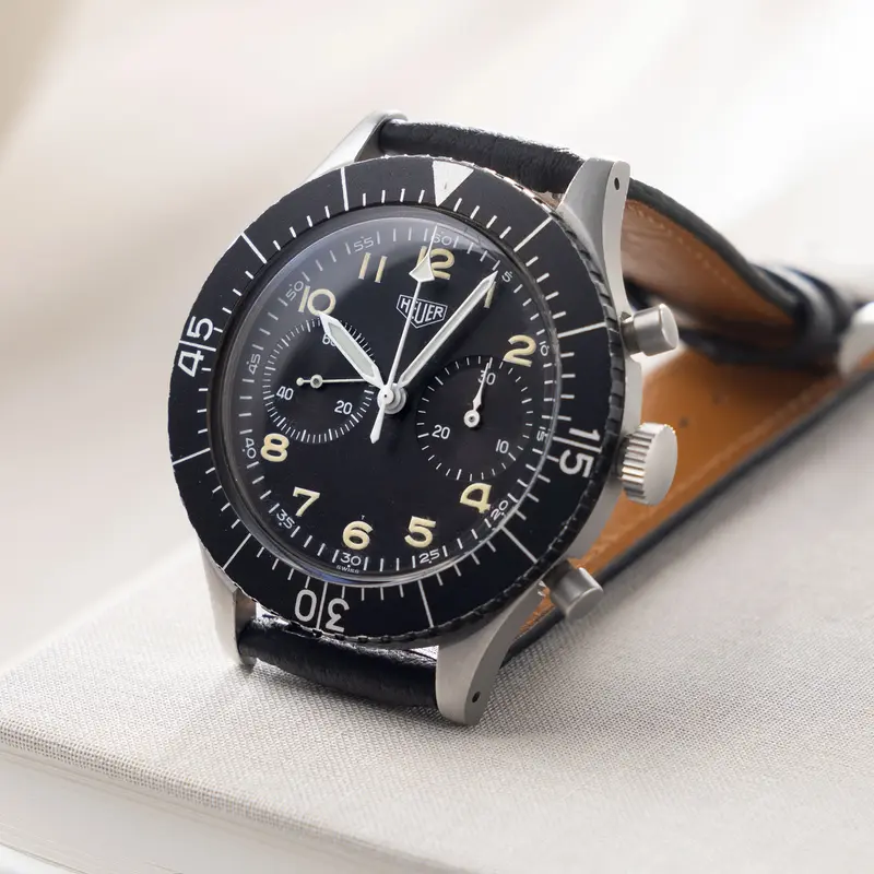 Heuer Bundeswehr Chronograph Referenz 1550SG mit "Small-T" Zifferblatt