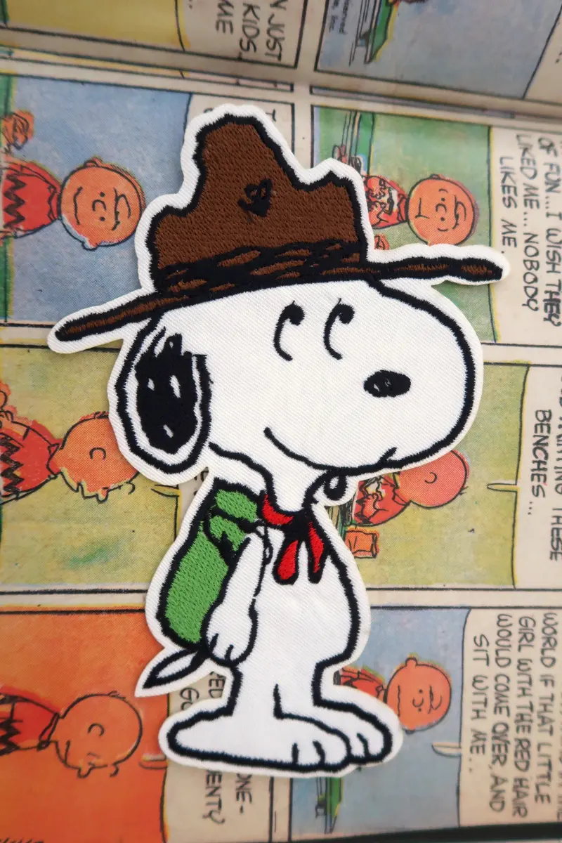 Jumbo Beagle Scout Snoopy Peanuts comic embroidered patch/appliqué