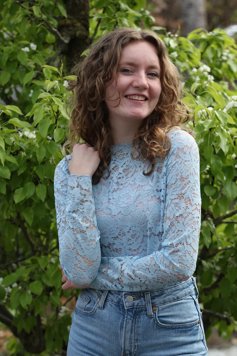 Kanten mesh top met lange mouwen en ronde hals Tess | Lichtblauw