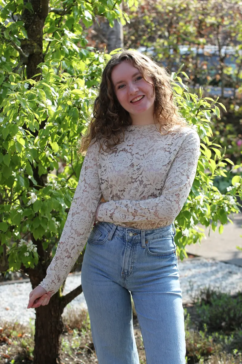 Kanten mesh top Tess | Beige top met lange mouwen en ronde hals