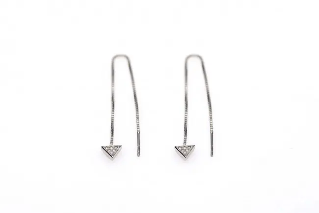Karma-pull-through-oorbel-m1805-zirkone-triangle-zilver
