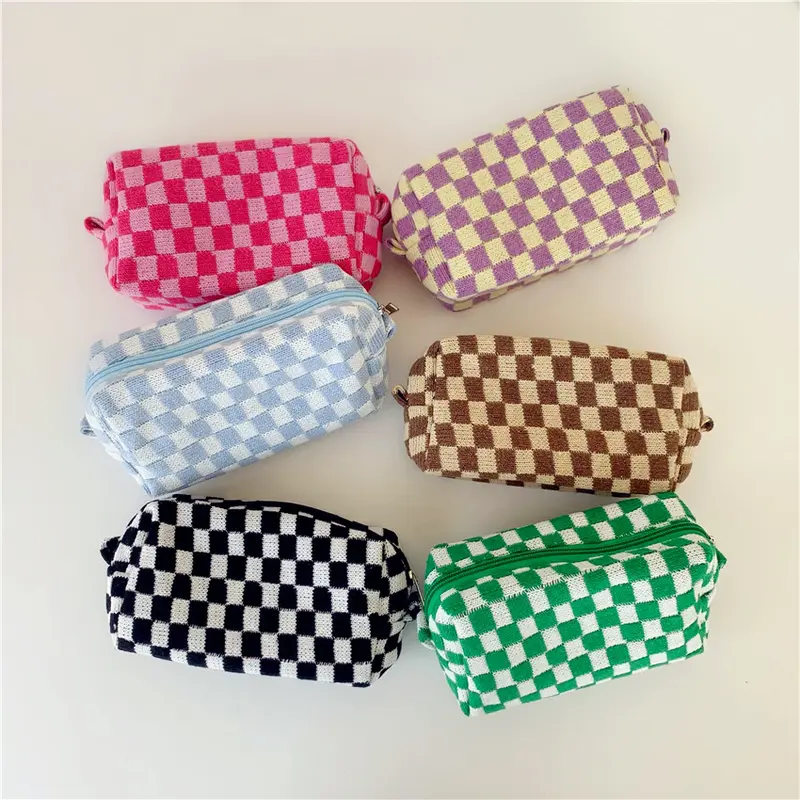 Knitted Checkerboard Pattern Zipper Pouch (6 Colours)