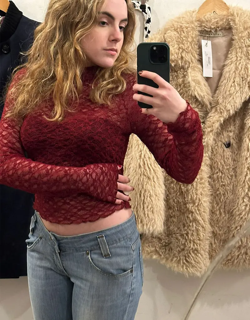 Lace cropped longsleeve top