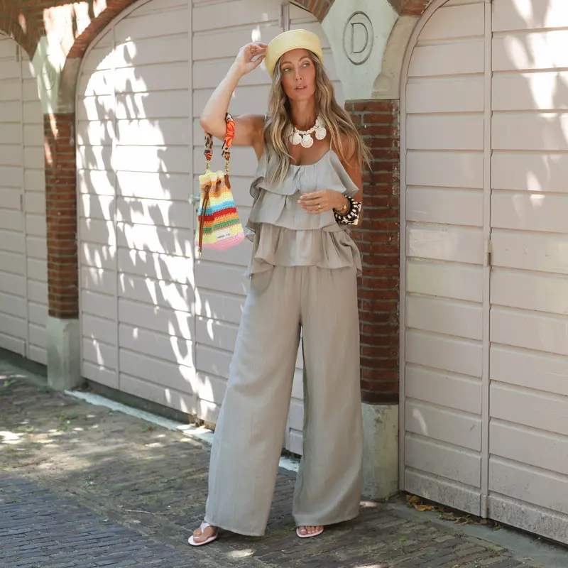 Layer set taupe