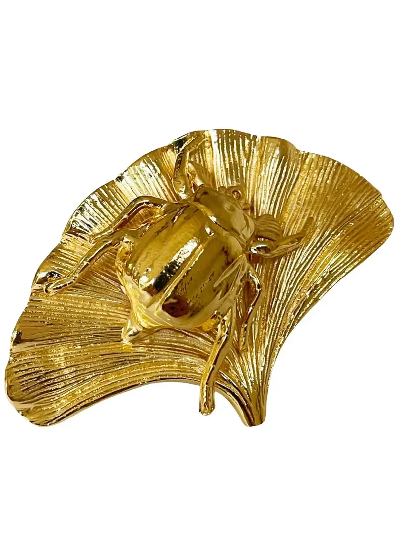Lotta Djossou Paris Maybug on Leaf Ring Gold