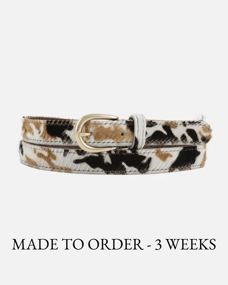 MADE TO ORDER Dania │ Smalle Koeienhaarriem met luipaardprint