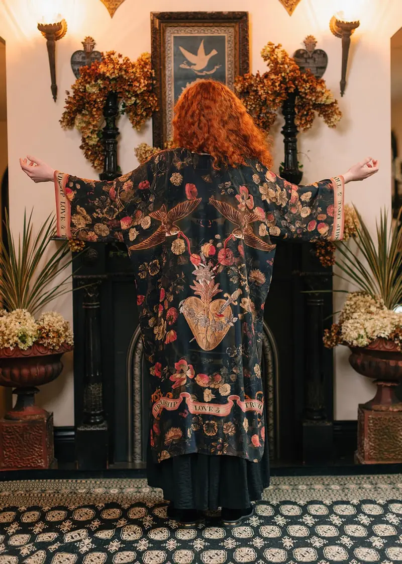 Market of Stars Heart of Gold Long Kimono Black