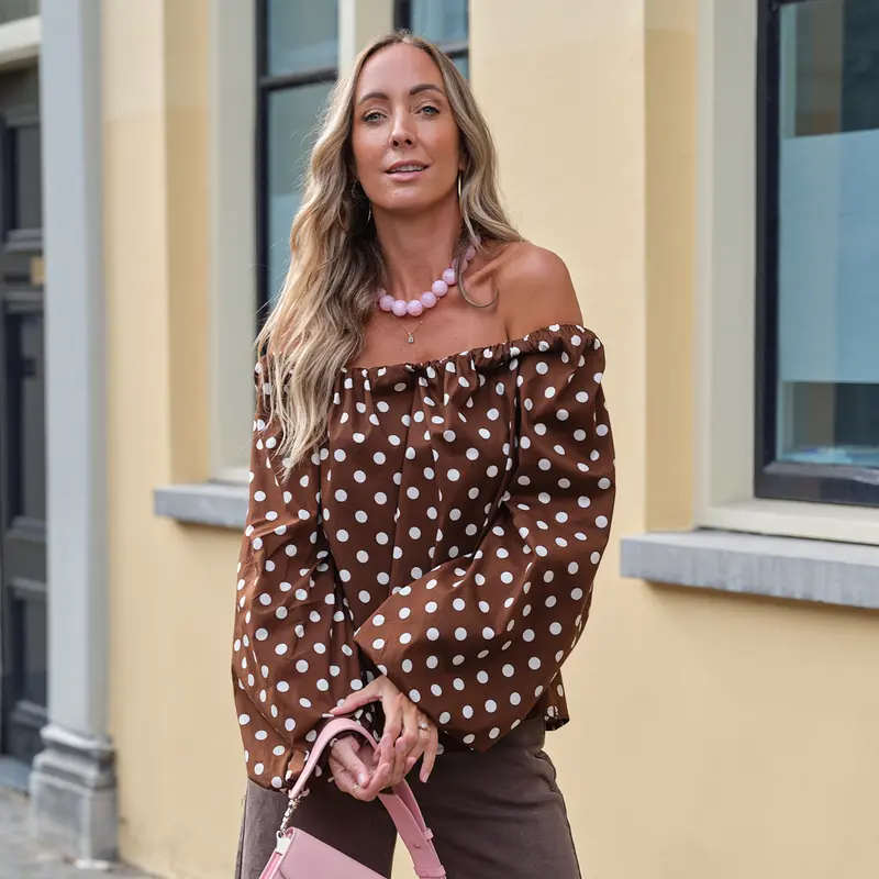 Off shoulder stippen top bruin ecru