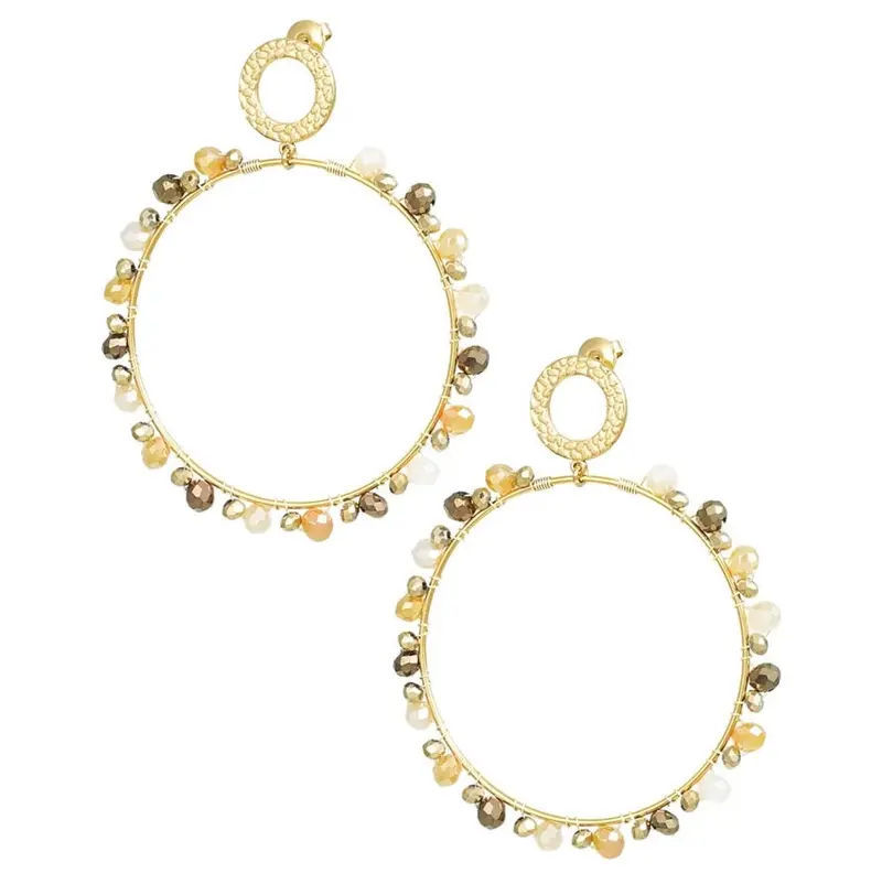 Oorbellen met Kraaltjes goud beige