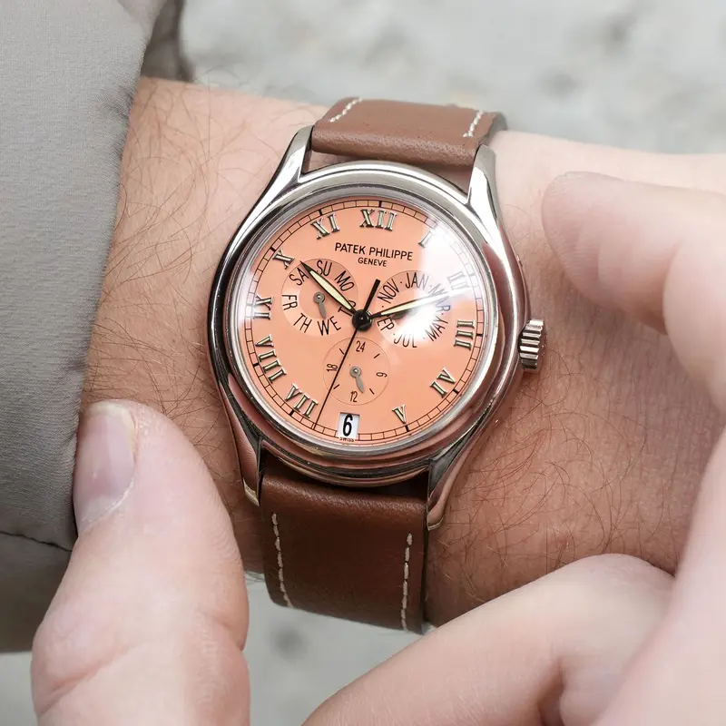 Patek Philippe Annual Calendar 5035 Lachsfarbenes Zifferblatt in Weißgold