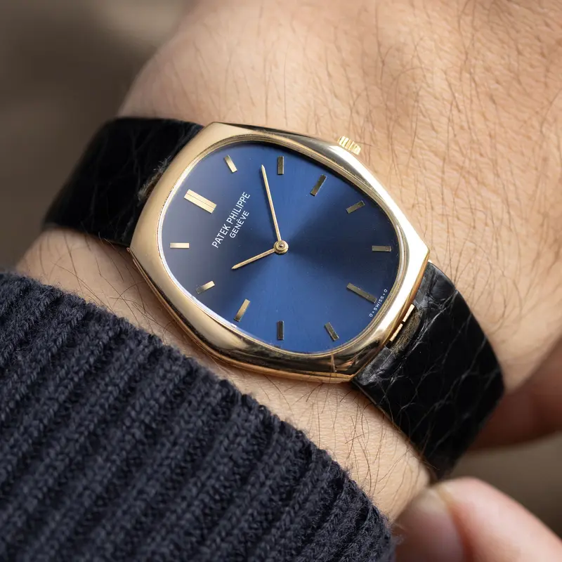 Patek Philippe Ellipse 3858 18 Karat Gelbgold blaues Zifferblatt