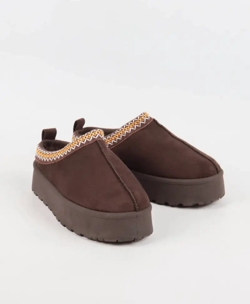 Pre-order* Zachte sloffen met bies bruin
