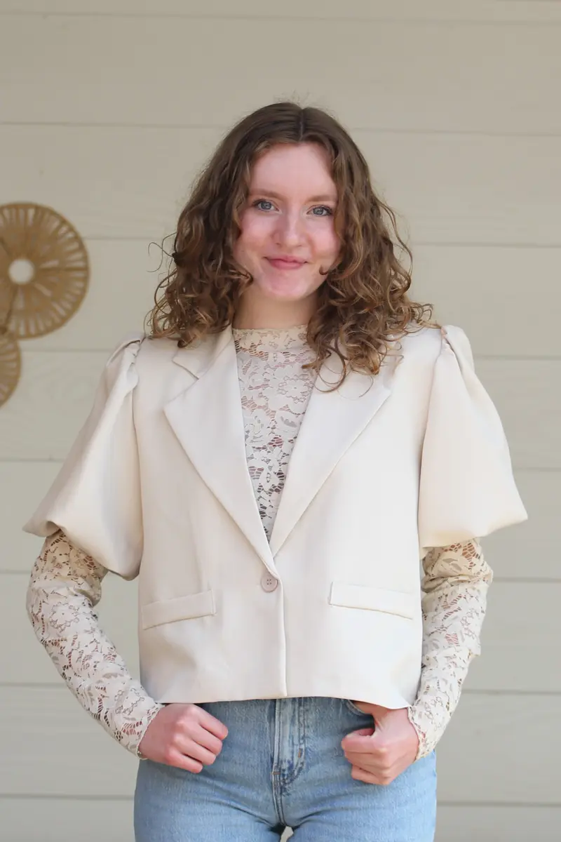 Puff blazer Noor | Korte beige blazer met pofmouwen