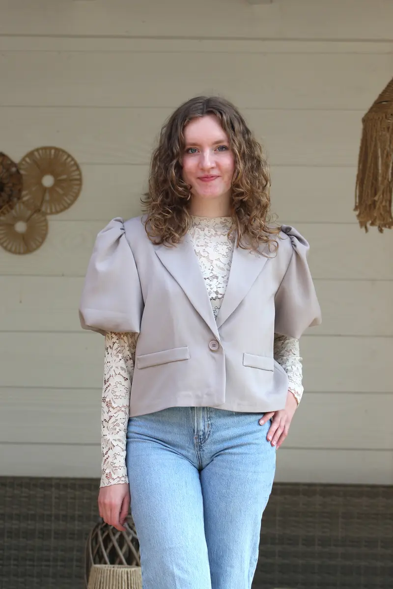 Puff blazer Noor | Korte taupe blazer met pofmouwen