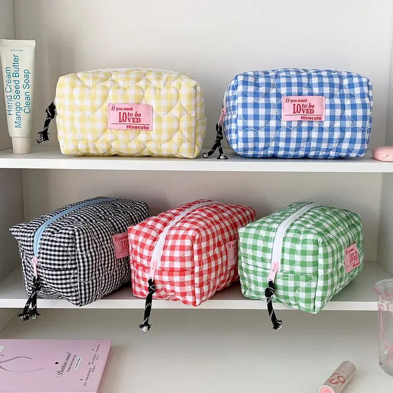 Puffy Quilted Hearts Gingham Zipper Pouch