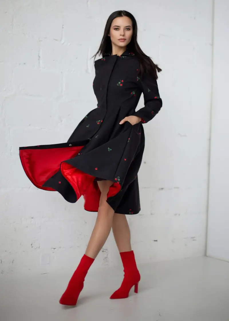 RainSisters Strawberry 50s Swing Raincoat Black
