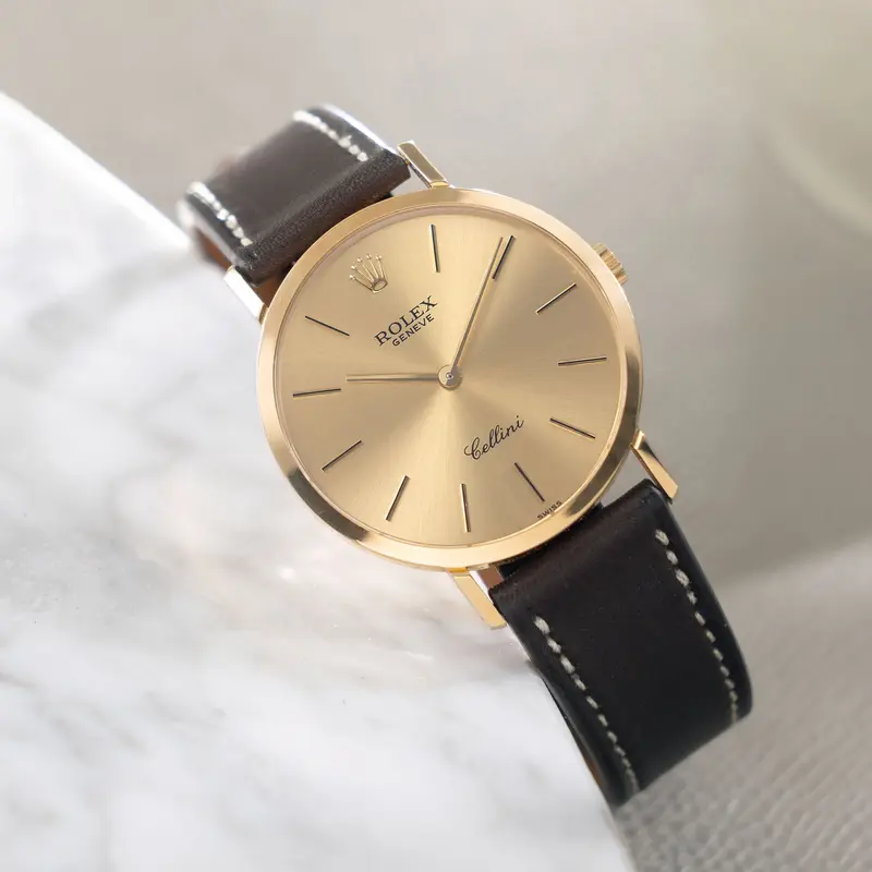 Rolex Cellini Champagne Dial in 18k Yellow Gold with Original Box and Guarantee Paper Ref. 4112