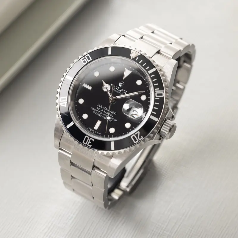 Rolex Submariner Date 16610 Swiss Made Dial No Lug-Holes Case