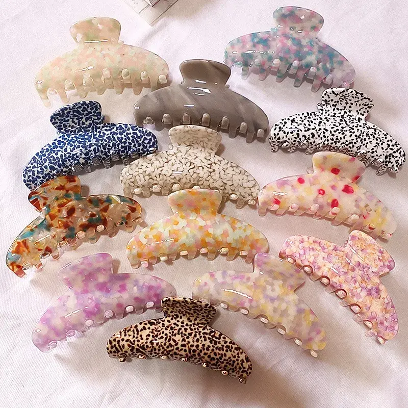 Rustic Pattern Hair Claw