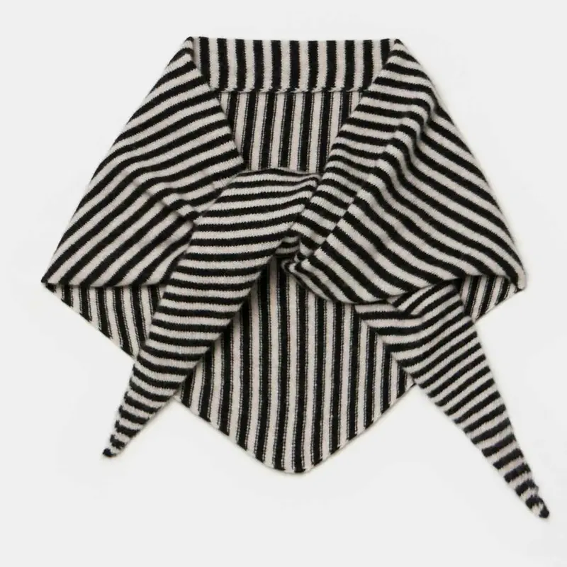 sjaalmania sjaal cosy chic triangle black/oatmeel