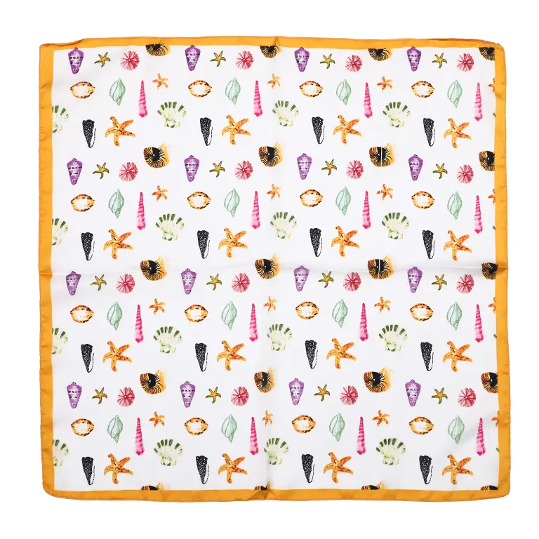 Sjaaltje Wild Shell vierkant geel 70x70cm