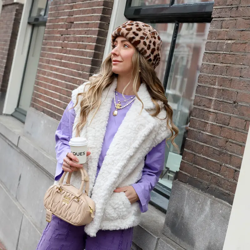 Soft teddy gilet off white