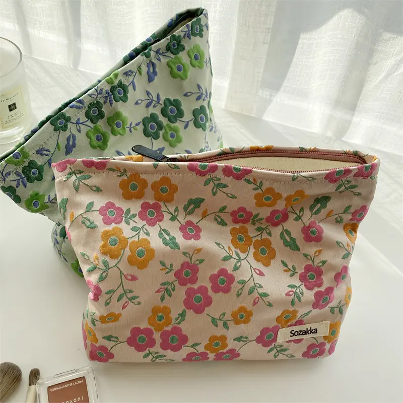 Textured Flower Pattern Zipper Pouch (2 Colours)