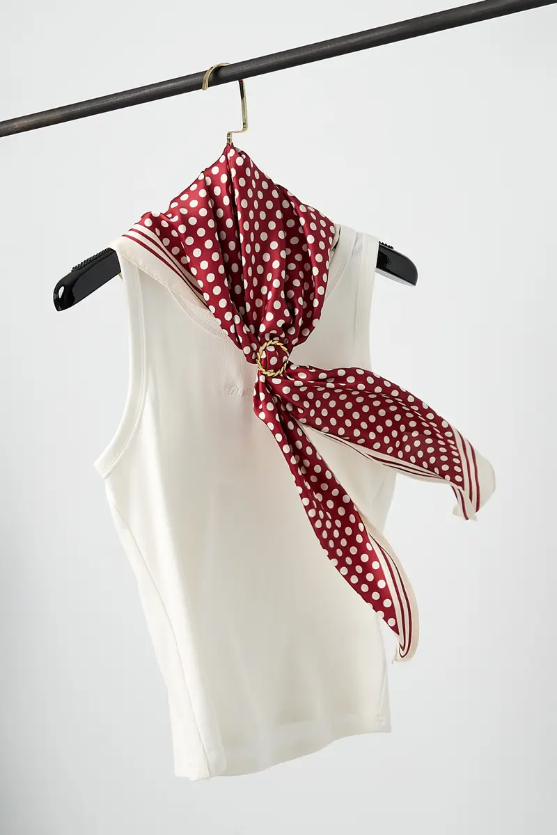 Tiny Scarf - Polka dots Rood