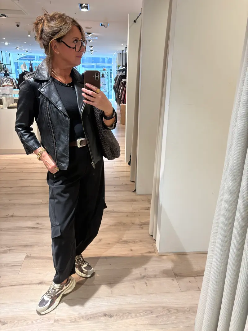 Trousers P3RKEJE000 Nero