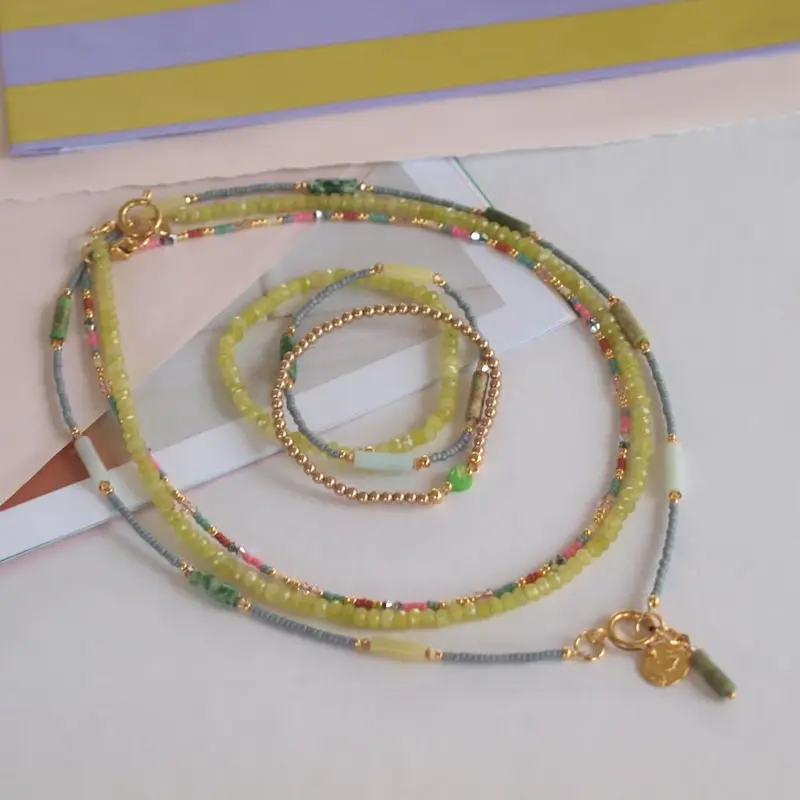 widaro halflange ketting green & stones