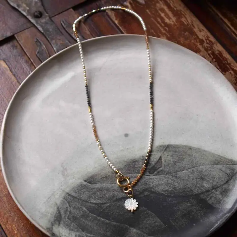 widaro halflange ketting white sparkle flower