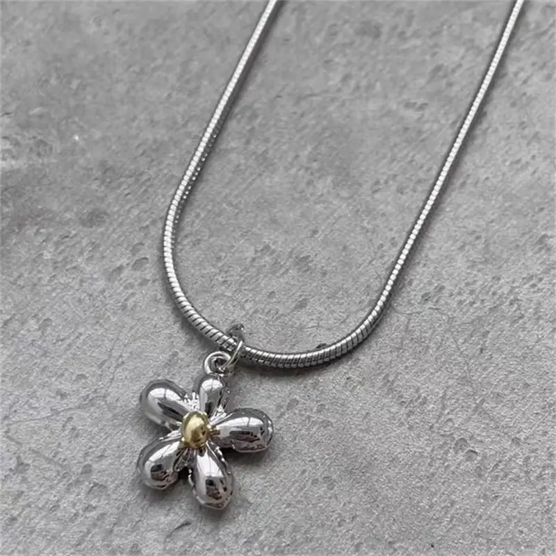 Y2K Balloon Daisy Charm Necklace